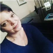 Diplomata in pianoforte al conservatorio Gioacchino Rossini di Pesaro impartisce lezioni private di pianoforte